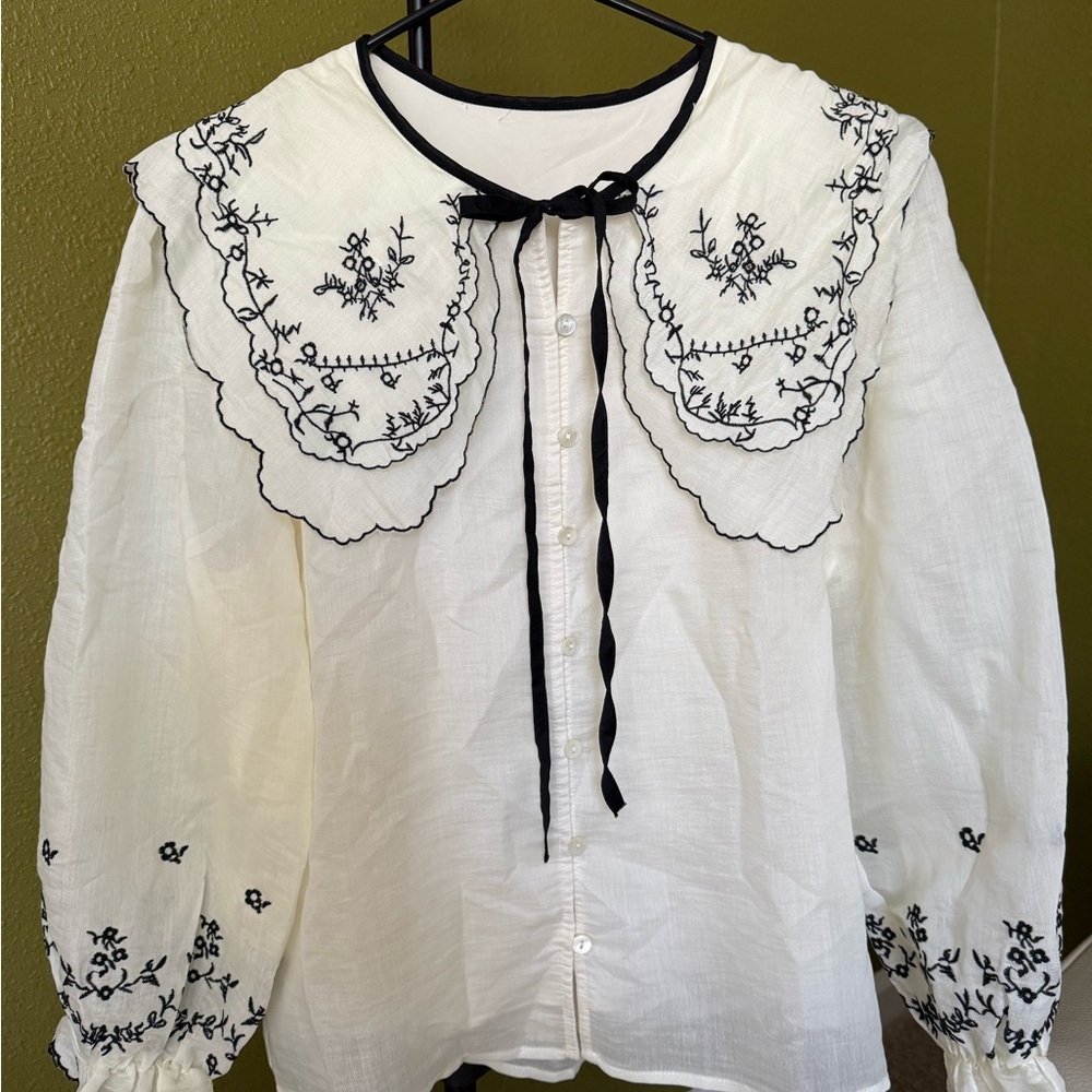 RARE VINTAGE Embroidered White Blouse with Black Detailing Size M
